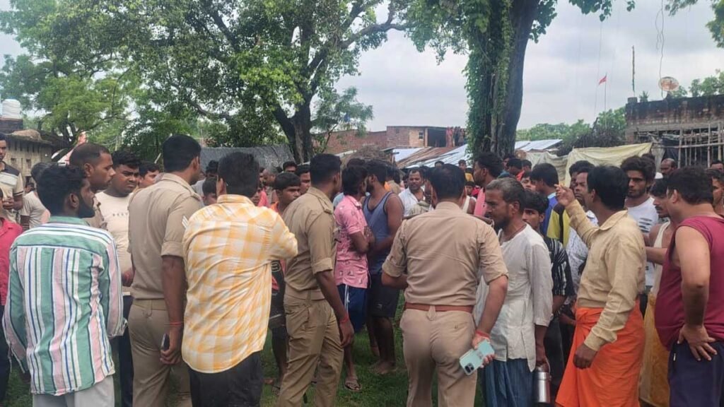 सूचना मिलते ही मौके पर पहुंची पुलिस