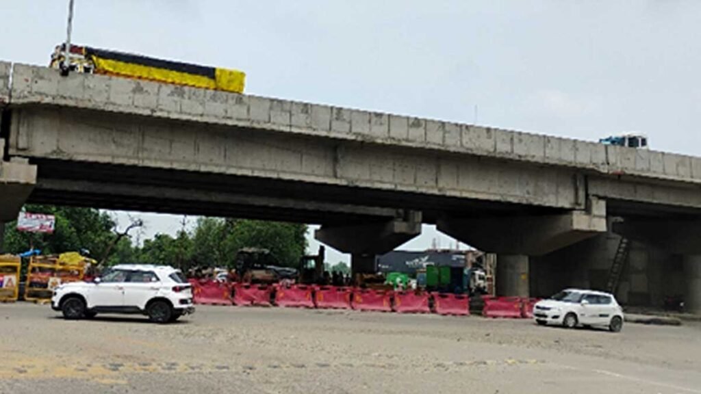 980 मीटर लंबे फ्लाईओवर पर शुरू हुआ ट्रायल