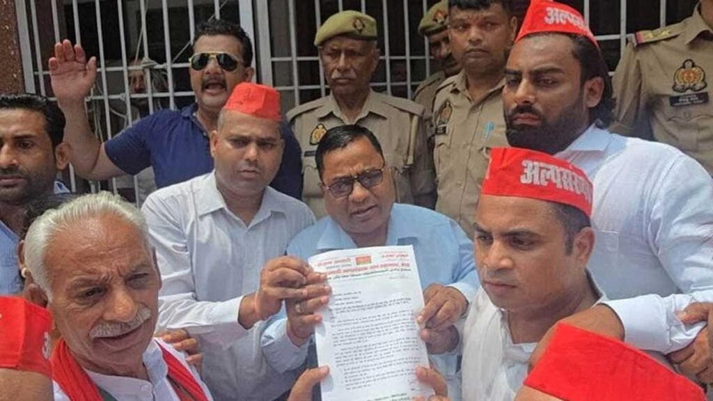 जौहर यूनिवर्सिटी विवाद ने पकड़ा तूल: राष्ट्रपति तक पहुंची शिकायत, मेरठ में सपा का जोरदार प्रदर्शन