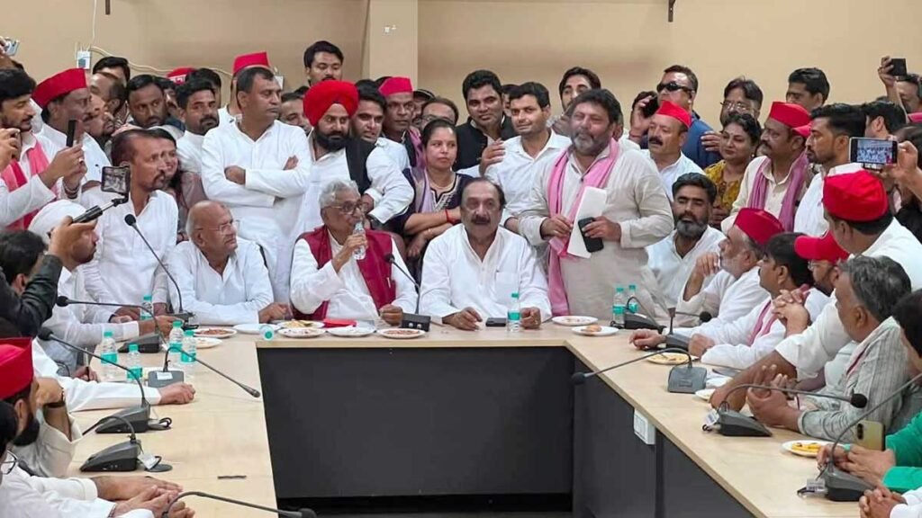 बंद कमरे में हुई अहम बैठक