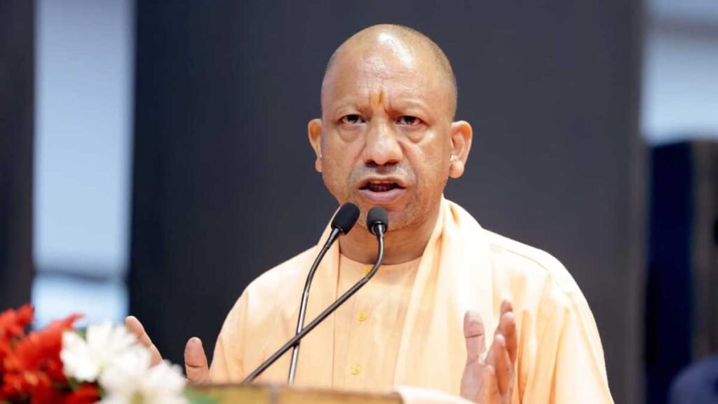 कांवड़ यात्रा पर योगी सरकार का फैसला: अब हर रूट पर मिलेगी अतिरिक्त बसें, 24 घंटे रहेगा कंट्रोल रूम
