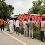 sant kabir nagar truck family killed up accident news