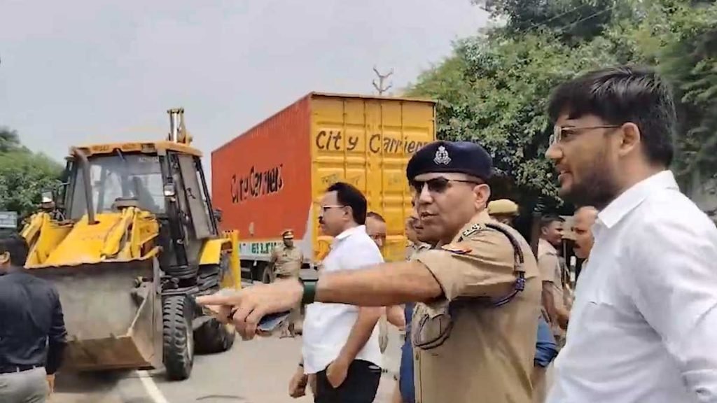 Bulldozer Action Sambhal