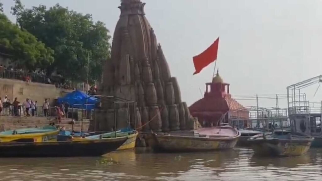 Ganga water level rises in Varanasi