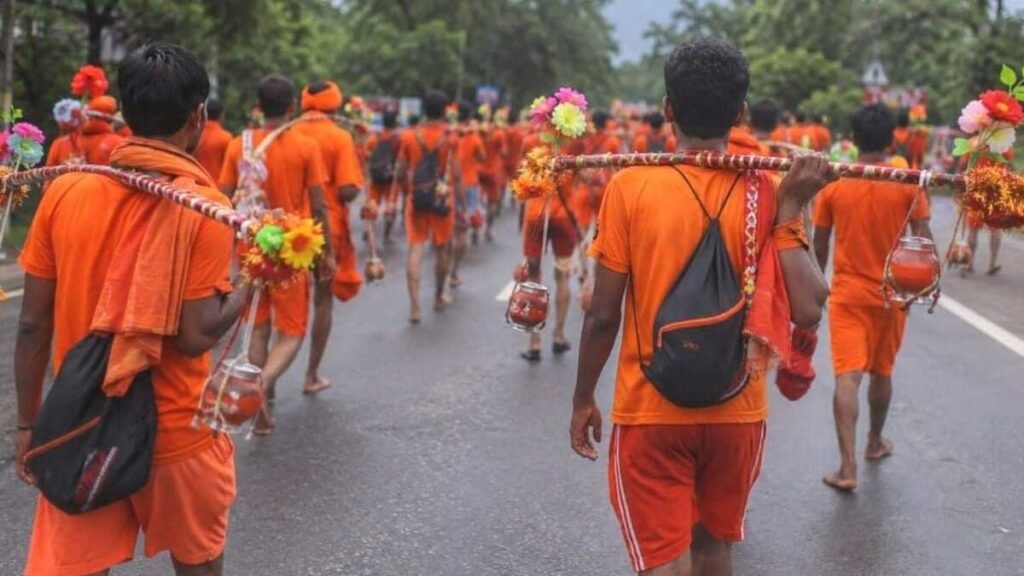 कांवड़ियों की सुरक्षा के लिए 13 एंबुलेंस तैनात