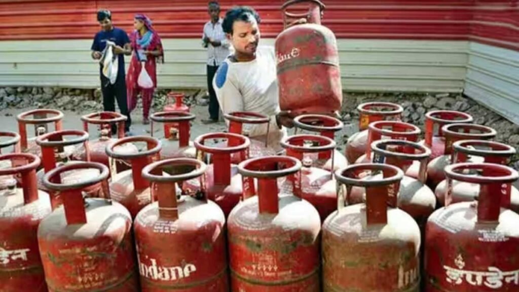 कमर्शियल और घरेलू सिलेंडर के दाम में बड़ा अंतर