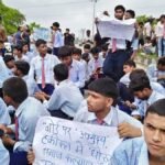 lucknow news students protest teachers shortage