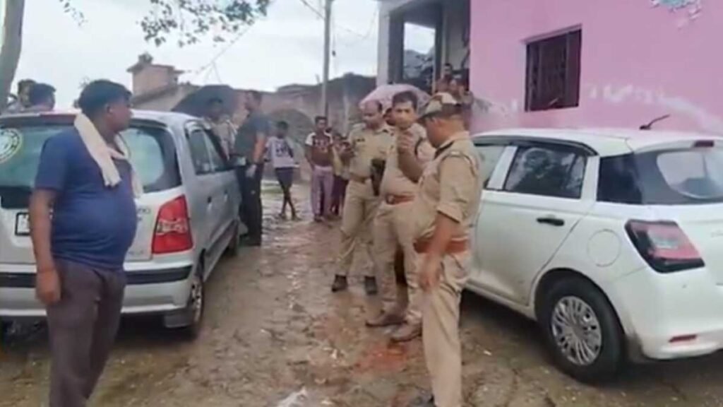 वीडियो बनाते युवक पर झपटा तेंदुआ