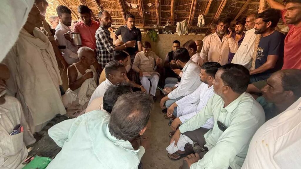 वन विभाग की टीम के खिलाफ ग्रामीणों में आक्रोश