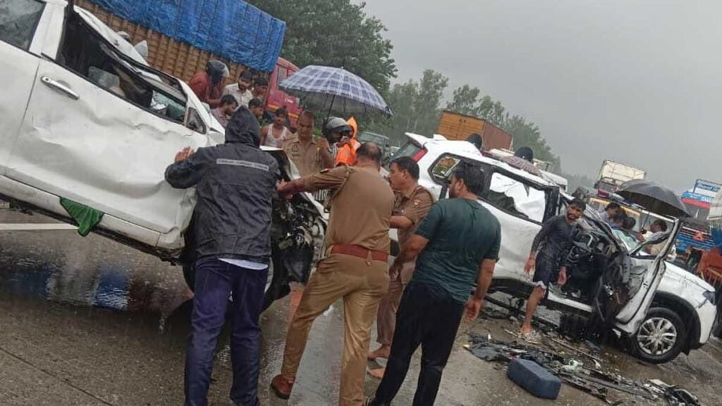 गनर समेत दूसरी कार के यात्री घायल