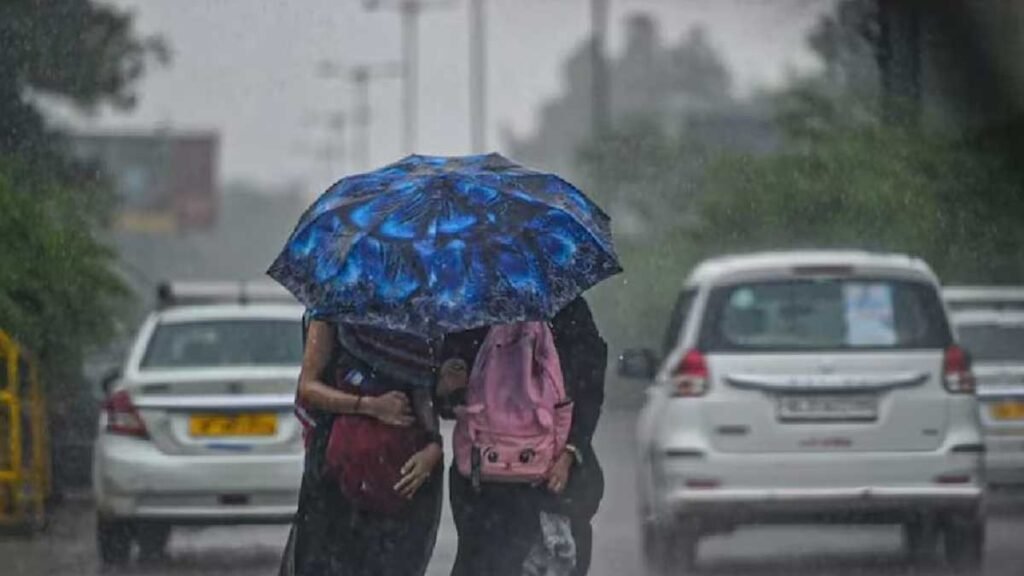 बंगाल की खाड़ी से मिल रही नमी