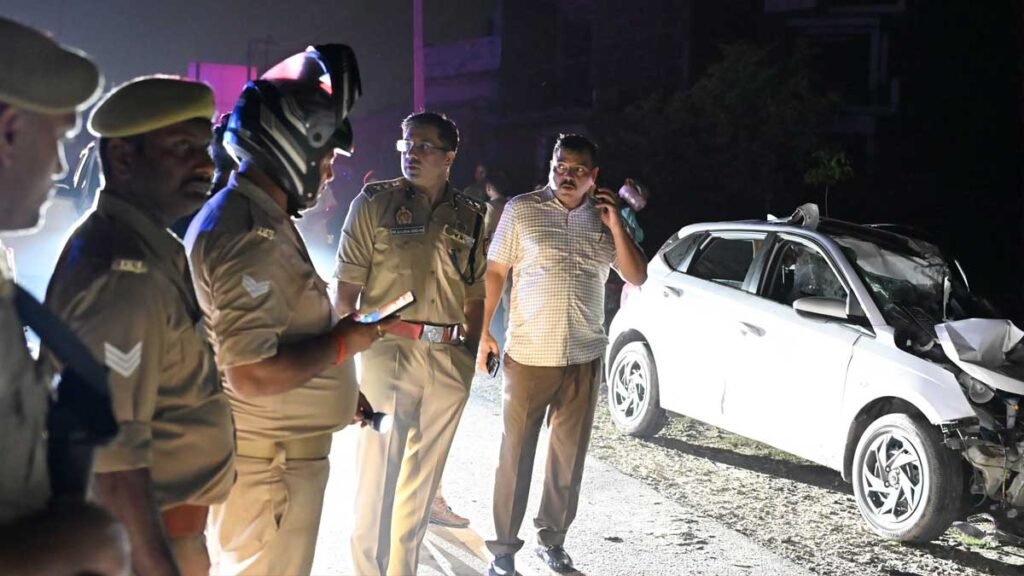 अयोध्या में दर्दनाक हादसा: ड्यूटी पर निकले दरोगा की मौत, गिट्टी लदे ट्रेलर से भिड़ी कार!