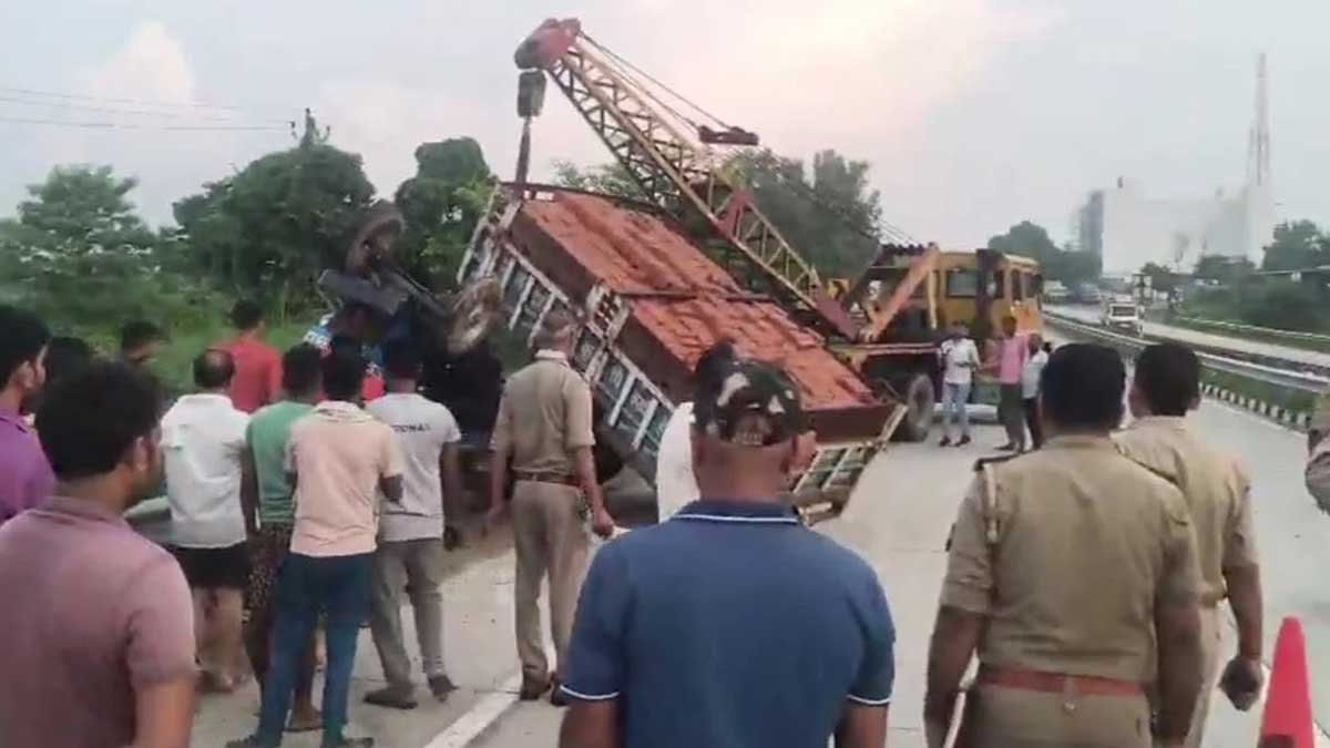 lucknow accident tractor trolley four workers dead