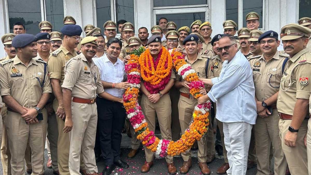 sambhal sp kk bishnoi farewell dm emotional