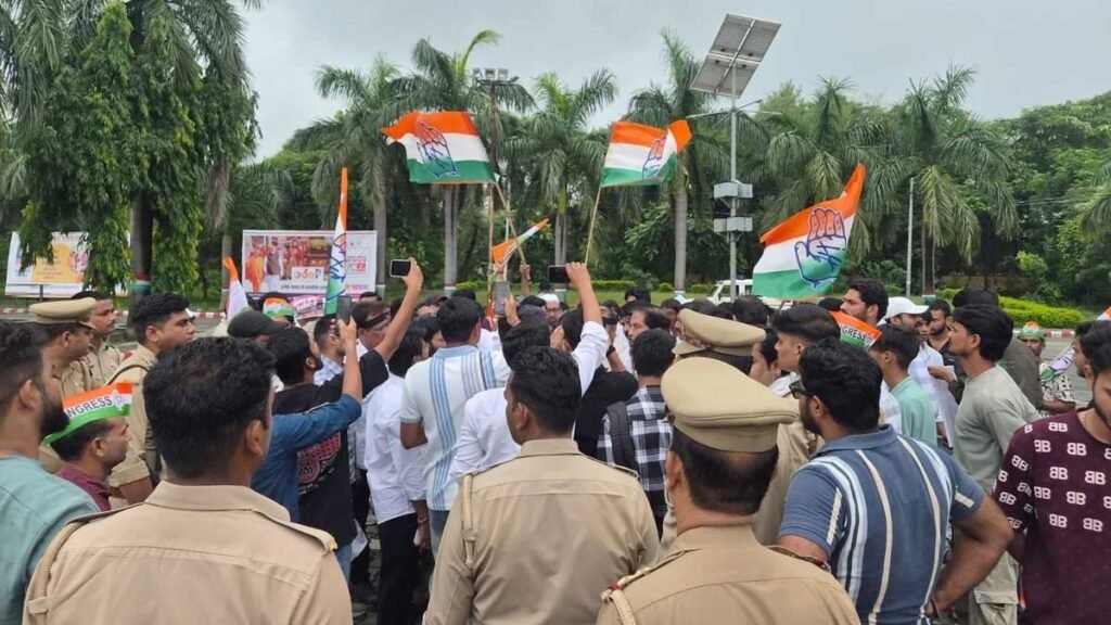 SIR और मतदाता सूची के पुनरीक्षण पर उठाए सवाल