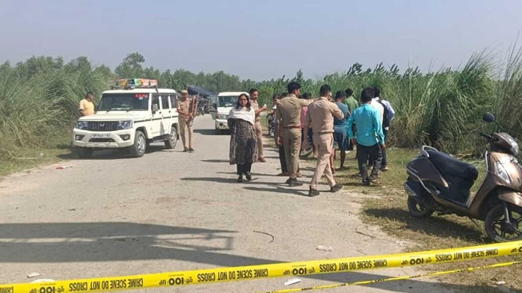 पुल के दोनों छोरों पर पुलिस तैनात, रास्ता बंद