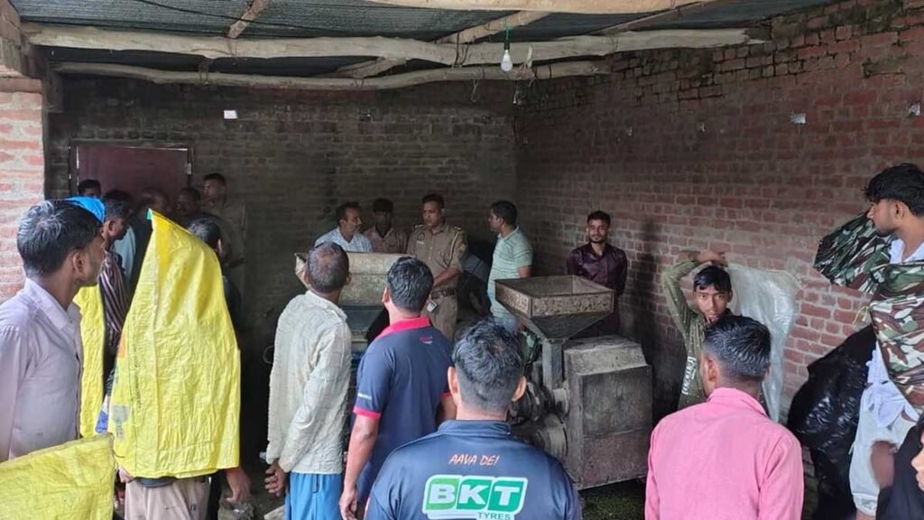 पुलिस और राजस्व टीम ने संभाला मोर्चा