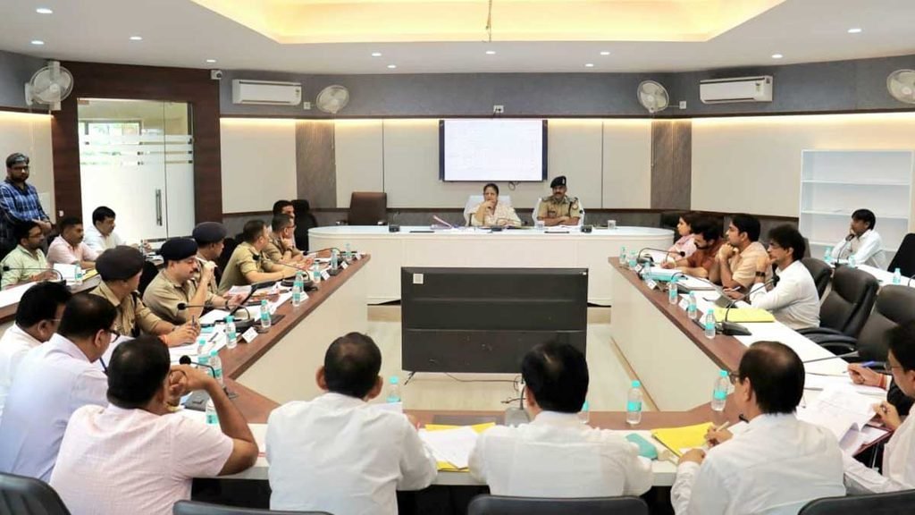Moradabad Commissioner Meeting News