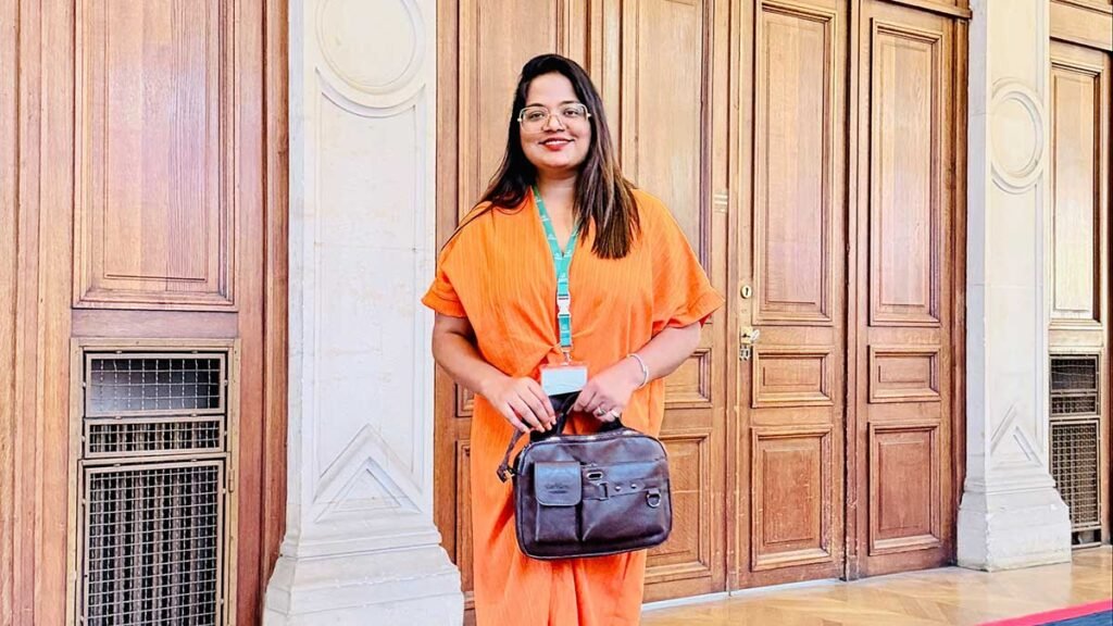 डरकर घर बैठने वालों में से नहीं हूं