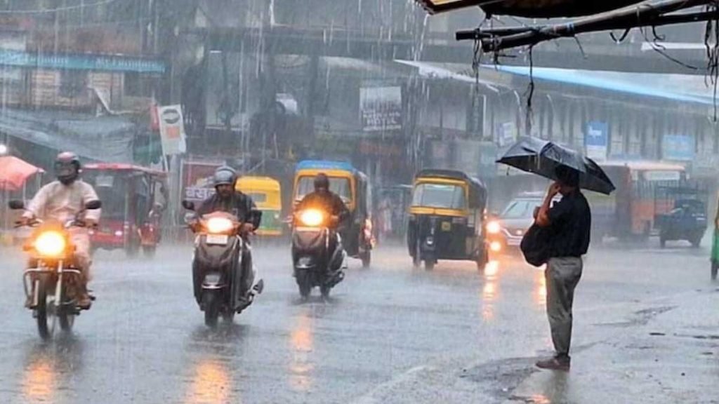 कई जिलों में भारी बारिश