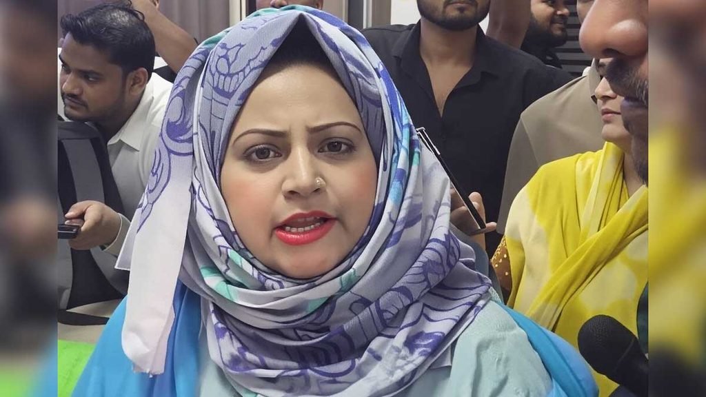 Youtuber Huda Zariwala