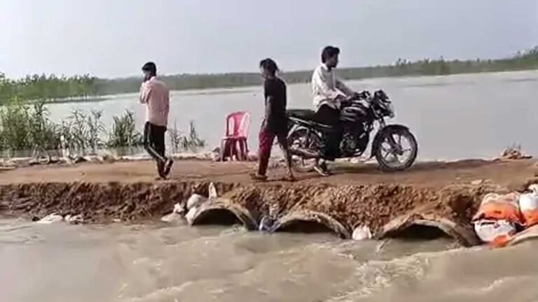 bijnor flood ganga water road washed away farmers