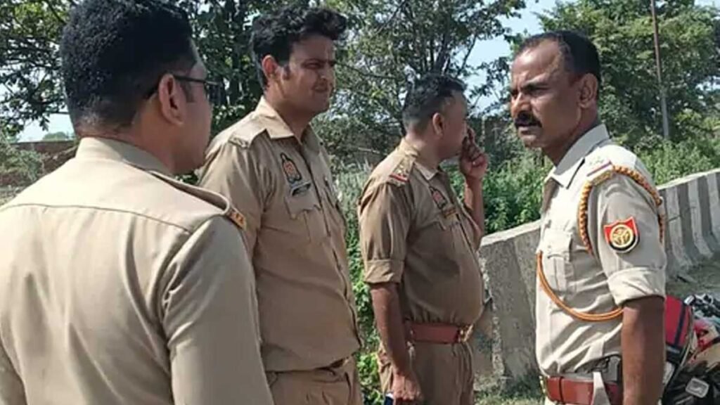 जालौन में भीषण सड़क हादसा: 3 बाइकों को DCM ने मारी टक्कर, एक युवक की मौत, 2 गंभीर घायल