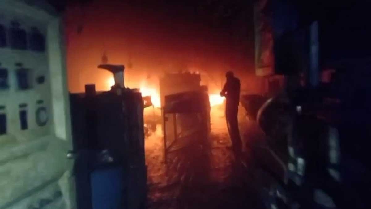 kanpur shoe factory fire jajmau short circuit