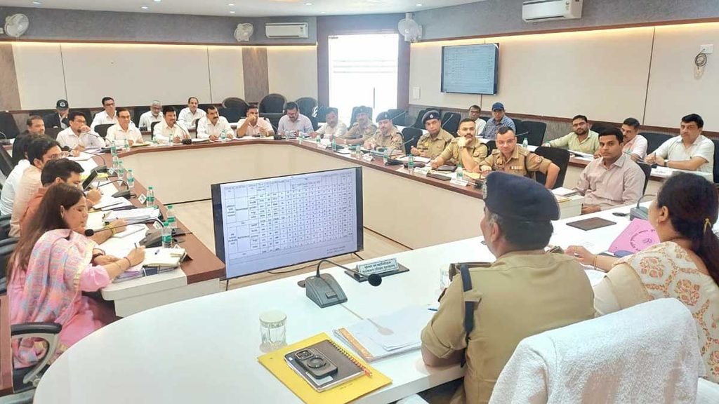 moradabad division commissioner