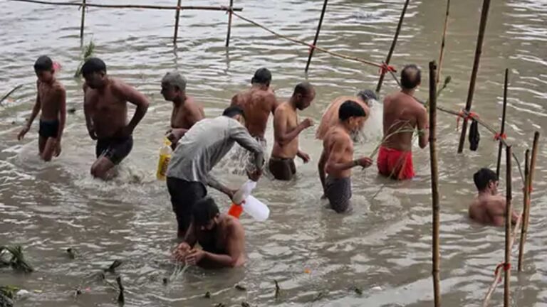 sambhal ganga snan purnima shradh paksha devotees tarpan