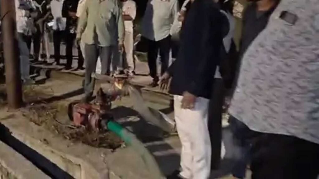 नाले की गहराई और कचरे ने बढ़ाई रेस्क्यू की चुनौती