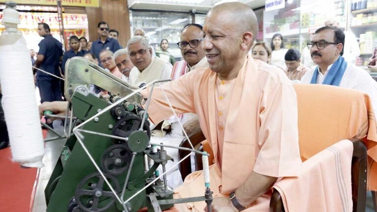 yogi adityanath gandhi jayanti charkha khadi discount lucknow